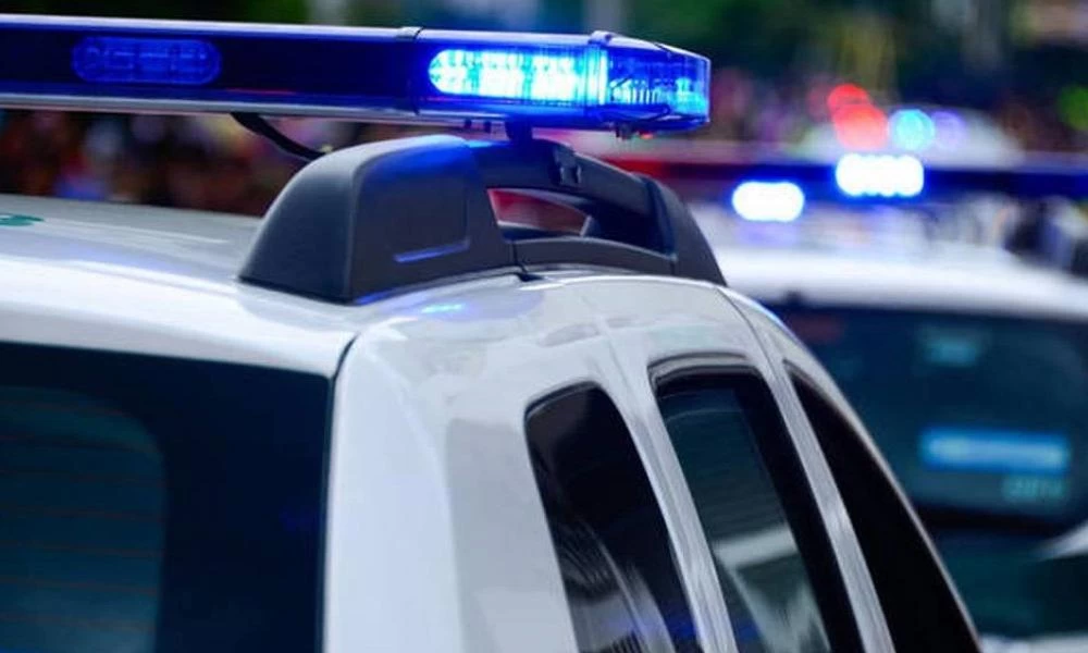 Σύρραξη στην Καλαμάτα: Τρεις αστυνομικοί τραυματίες σε επιχείρηση σε καταυλισμό Ρομά